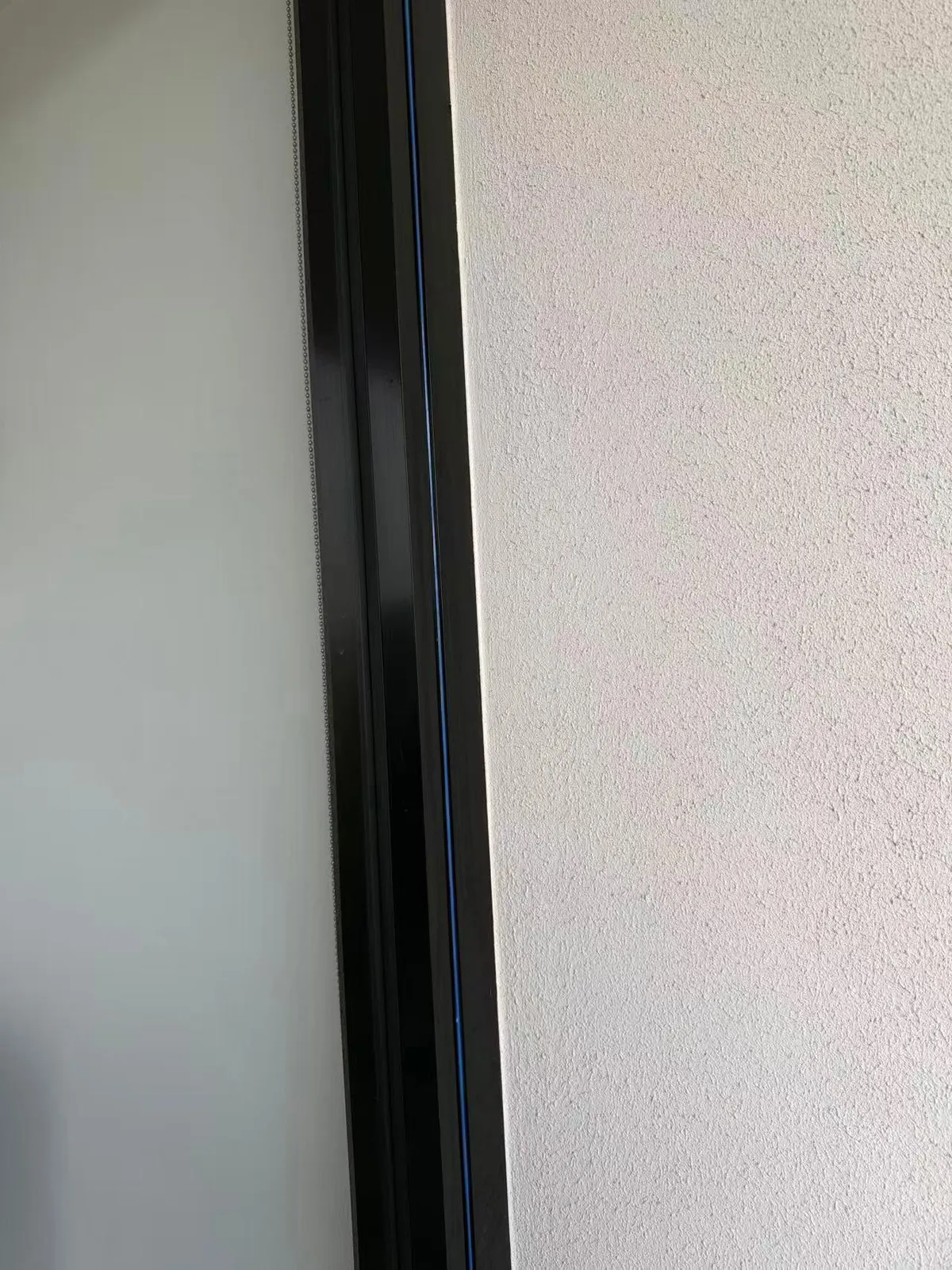 Close view of the finished frame perimeter joint